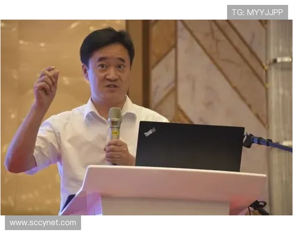 爱德华兹坦言与芬奇关系更加亲密彼此交流意见促进合作成长